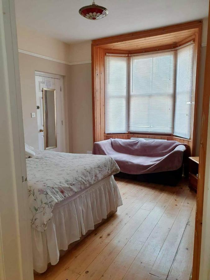 Homeleigh Apartments- Isle Of Wight ライド エクステリア 写真