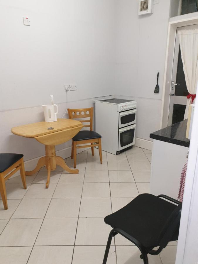Homeleigh Apartments- Isle Of Wight ライド エクステリア 写真